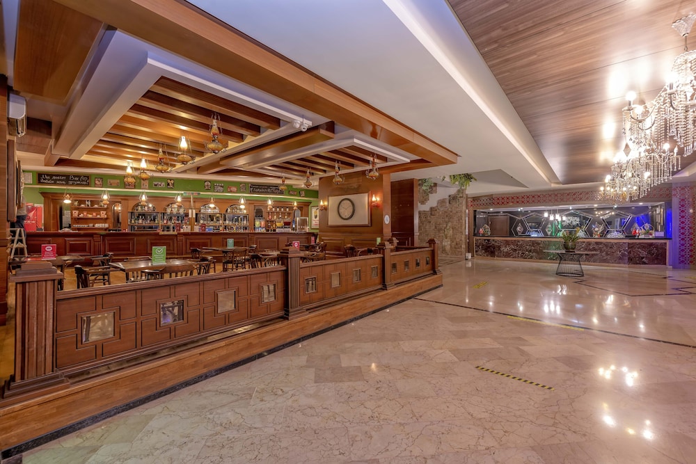 Armas Kaplan Paradise Hotel 22/63