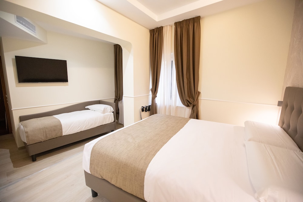 Hotel Maximus 24/50
