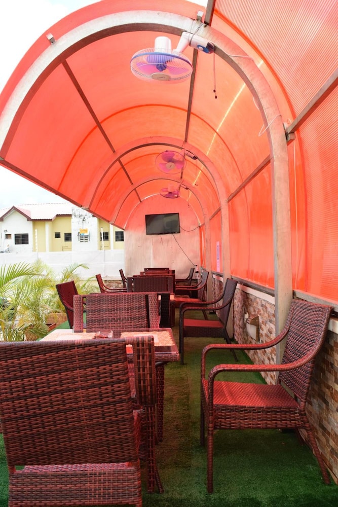 Chariot Hotel 15/20