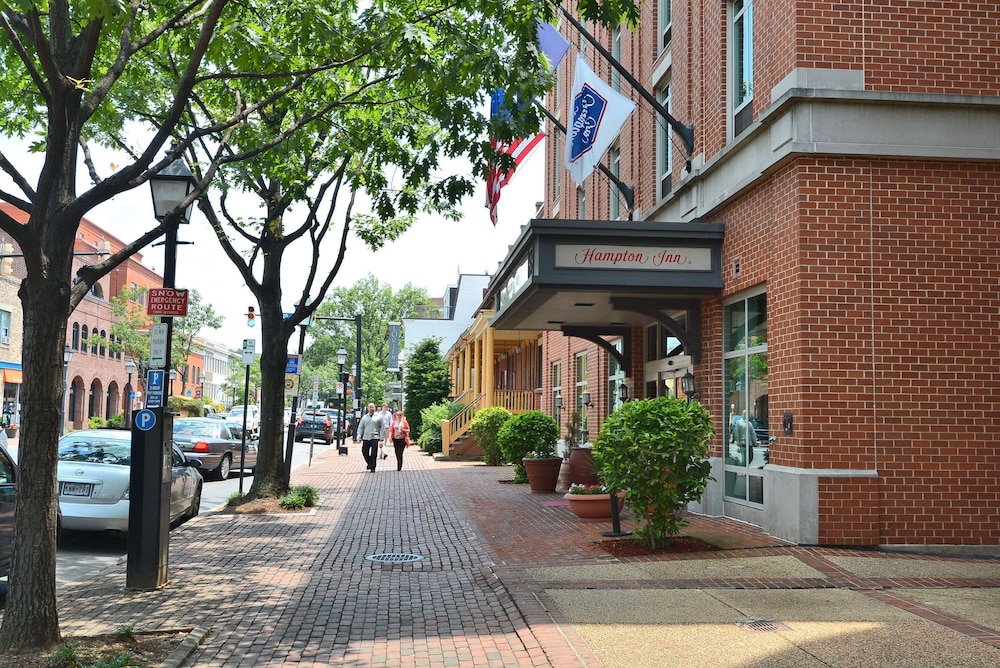 Hampton Inn Alexandria Old Town King St. Metro 6/56