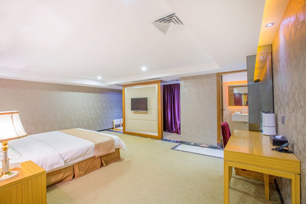 Louis Hotel Zhongshan 26/40