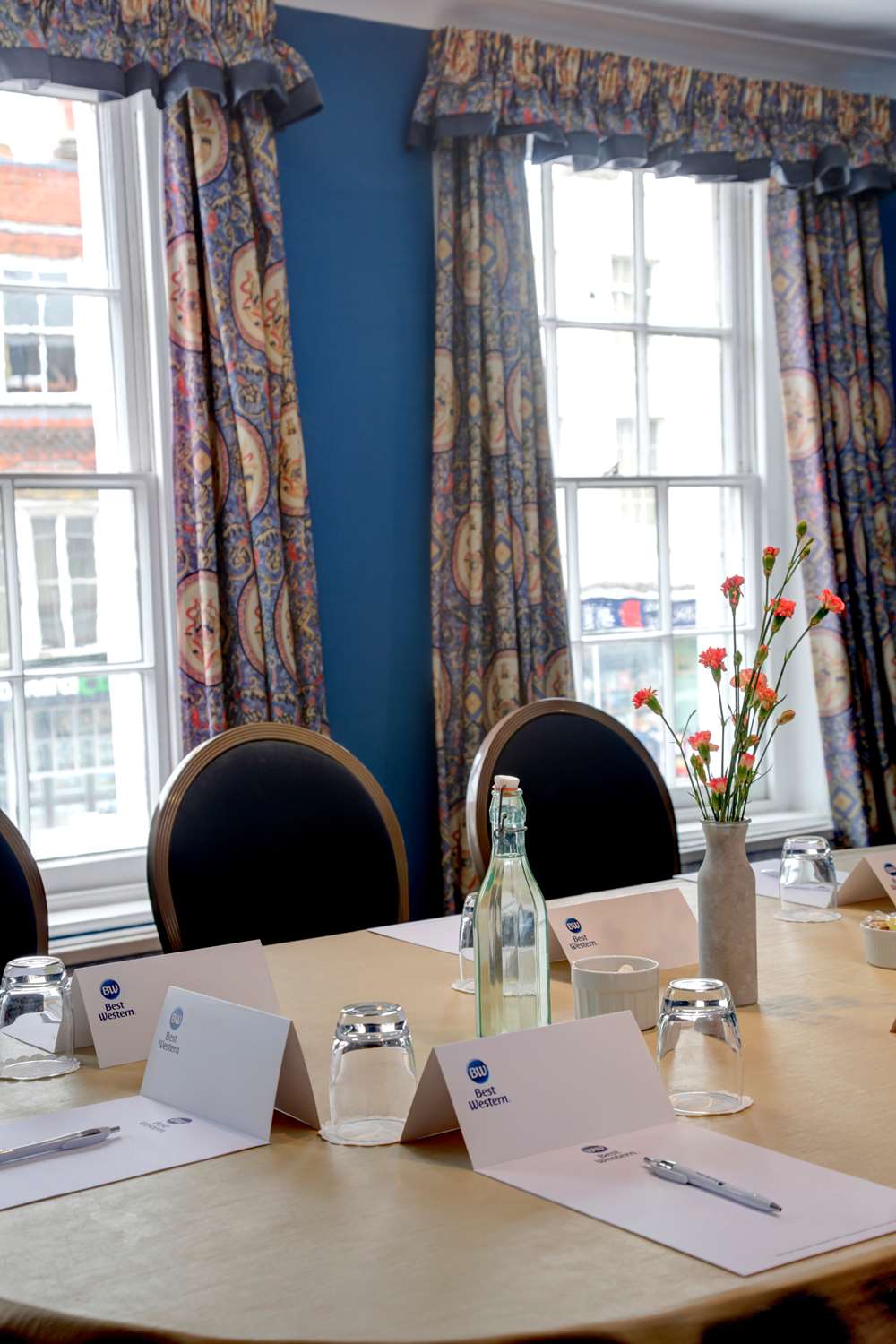 Uno Rose & Crown Hotel Tonbridge 34/35