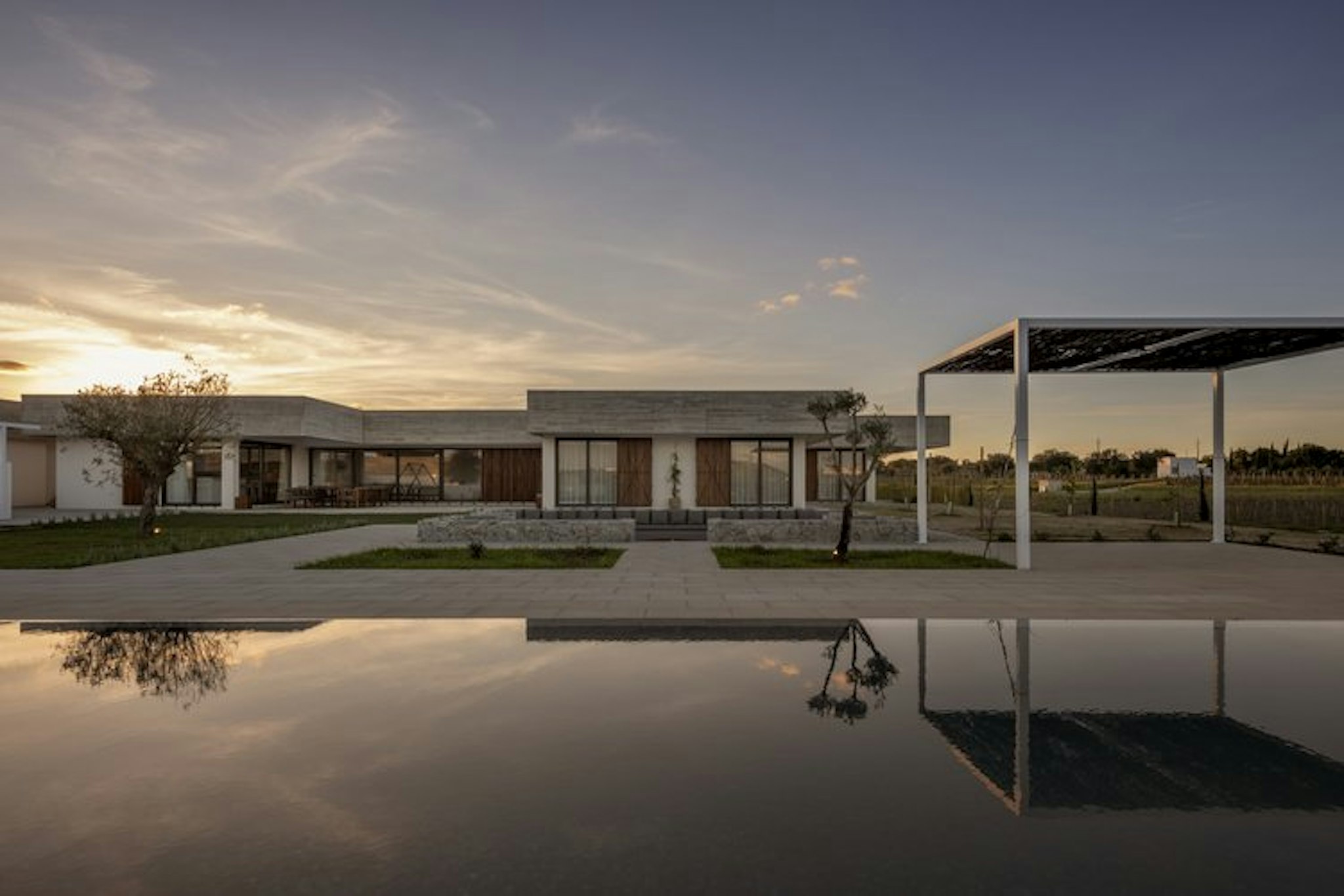 L And Vineyards 5/6