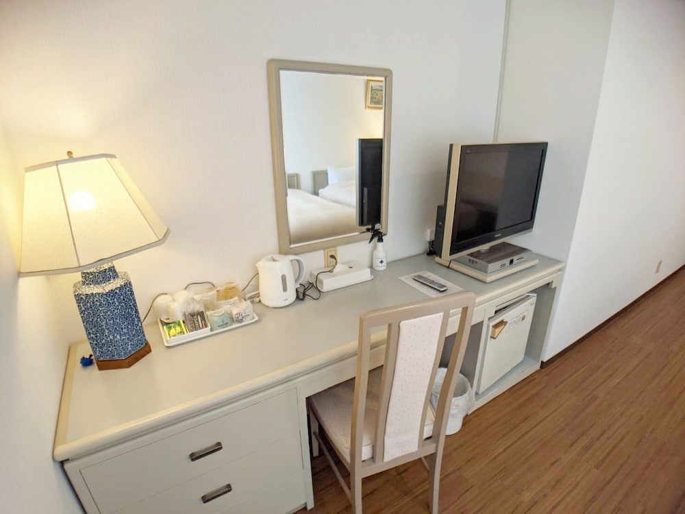 Hotel New Century 61/70