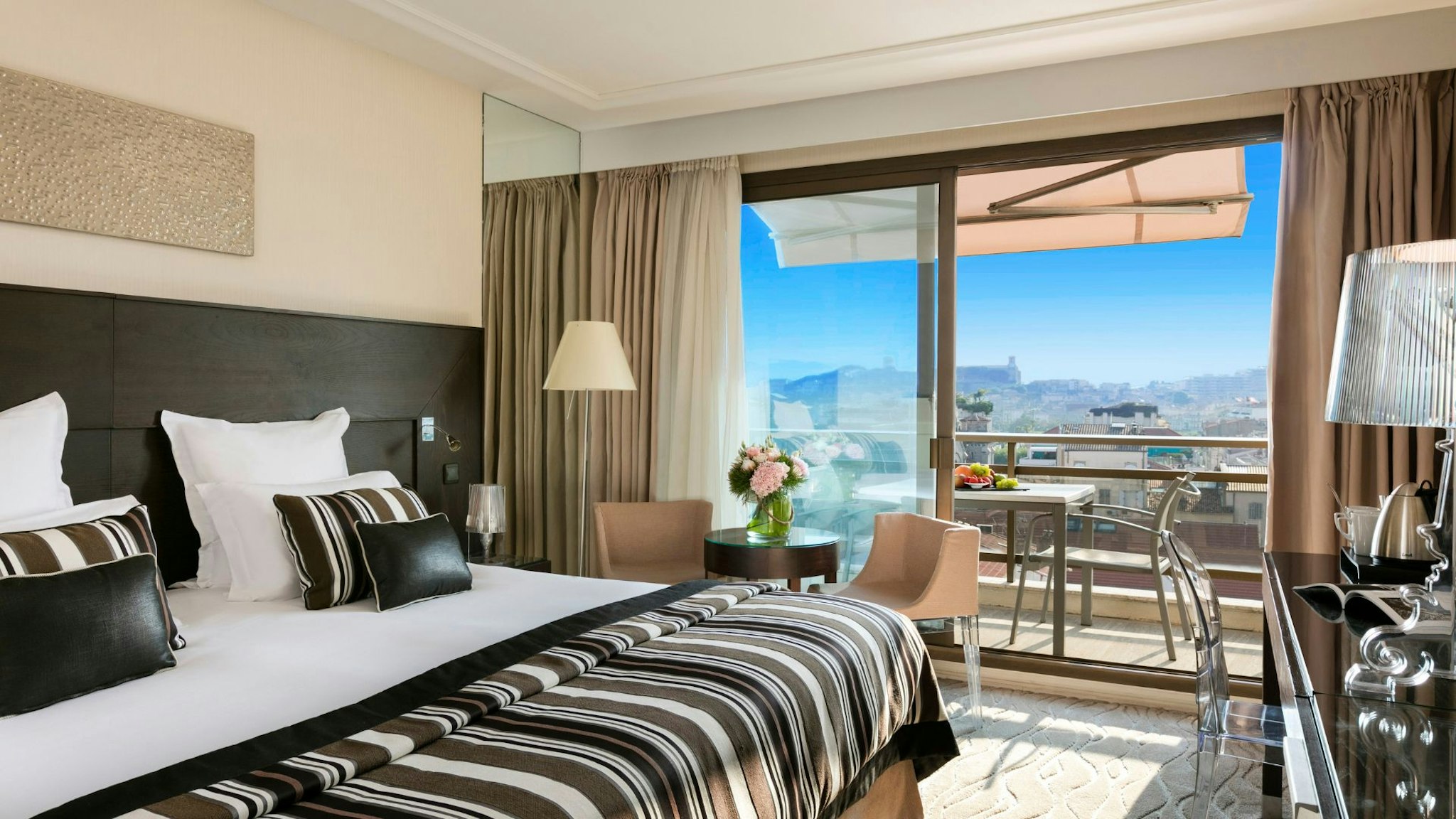 Hotel Barriere Le Gray D Albion Cannes 23/75