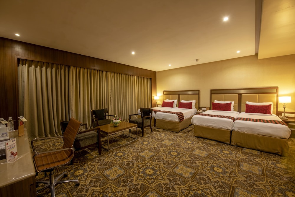 EXPRESS INN NASHIK 13/31