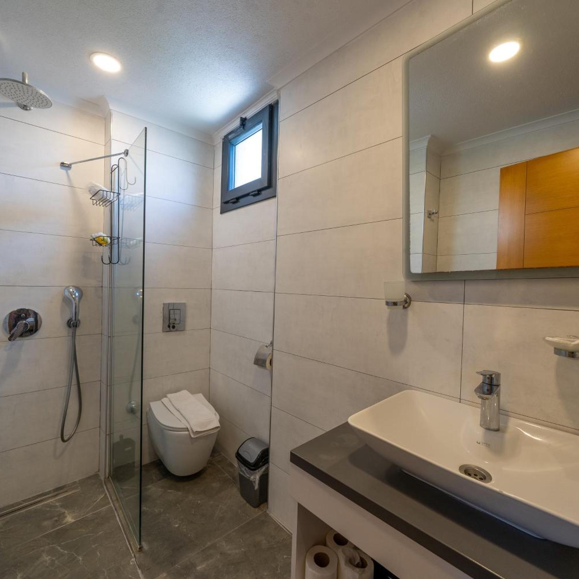 Orion Hotel Bitez 45/47
