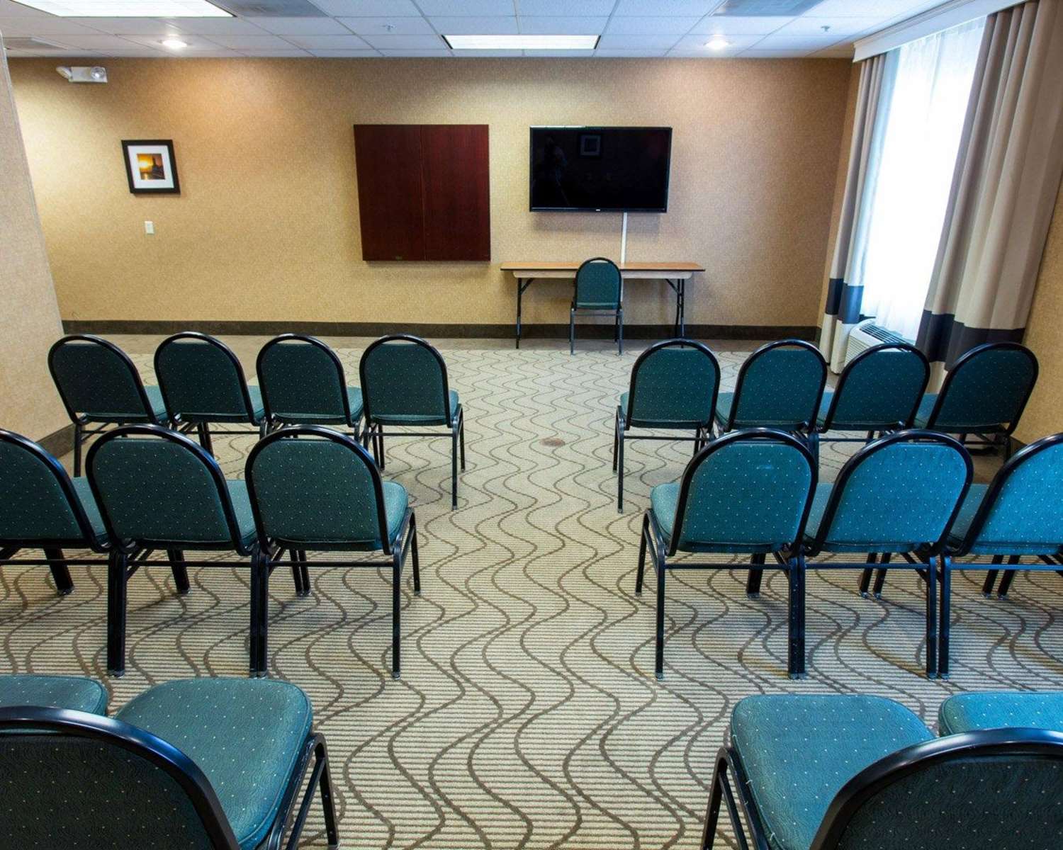 Comfort Suites Grand Rapids South 24/30