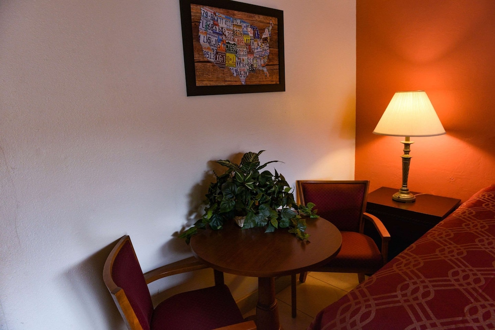 Econo Lodge Fort Myers North photo4