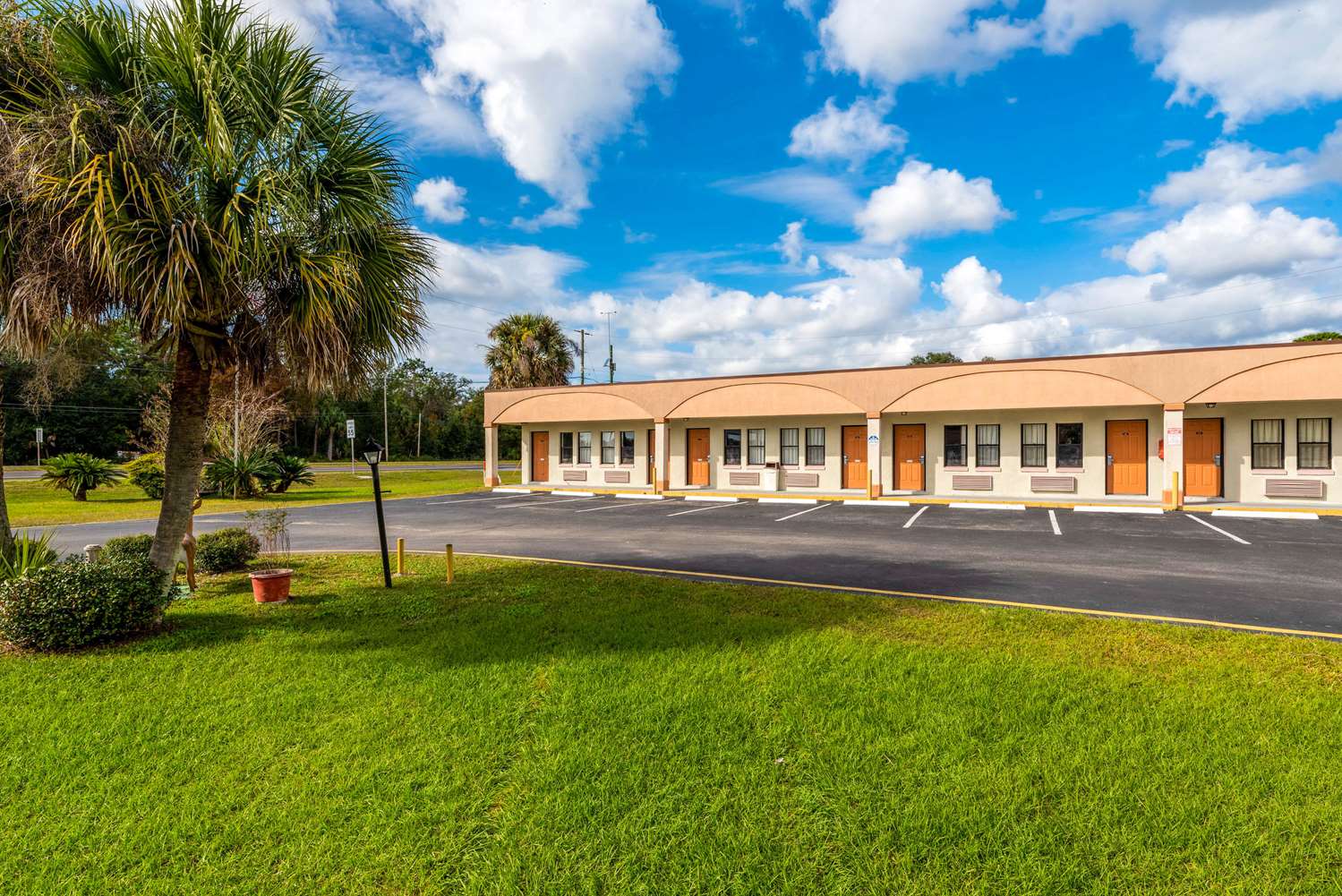 Econo Lodge Crystal River 23/26