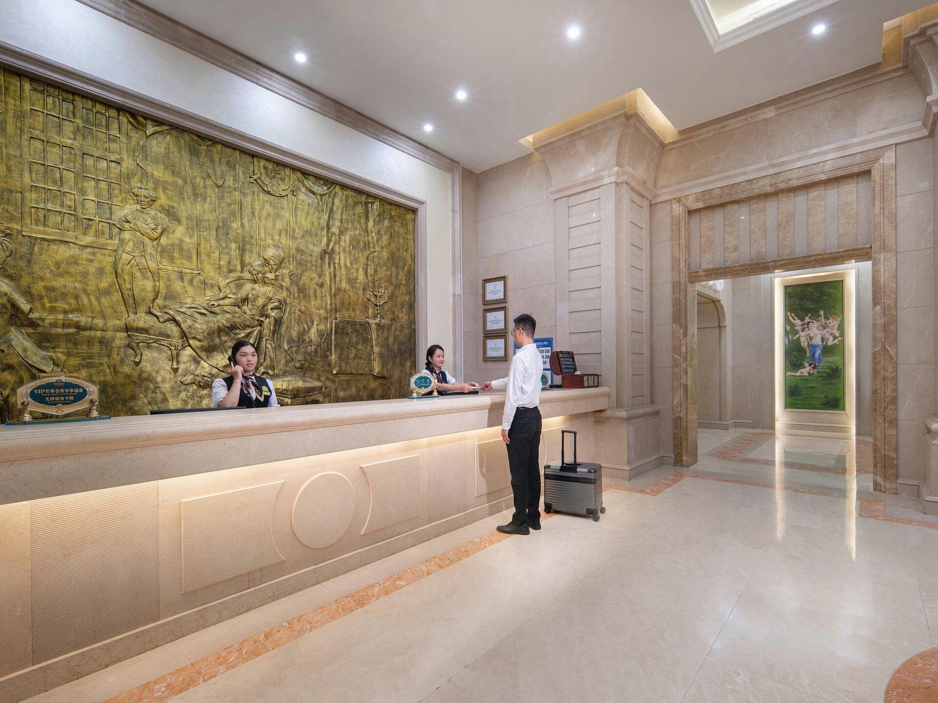 Vienna Int Hotel Shenzhen Songgang Wanzhao Square 20/50