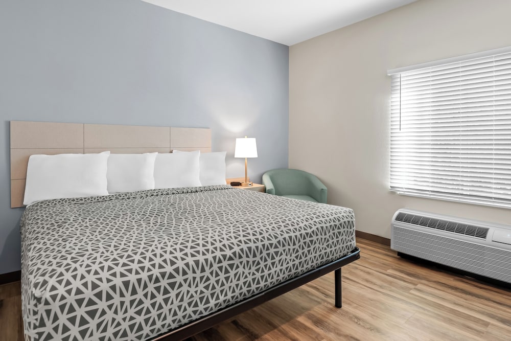 WoodSpring Suites Petersburg near Fort Lee 23/54