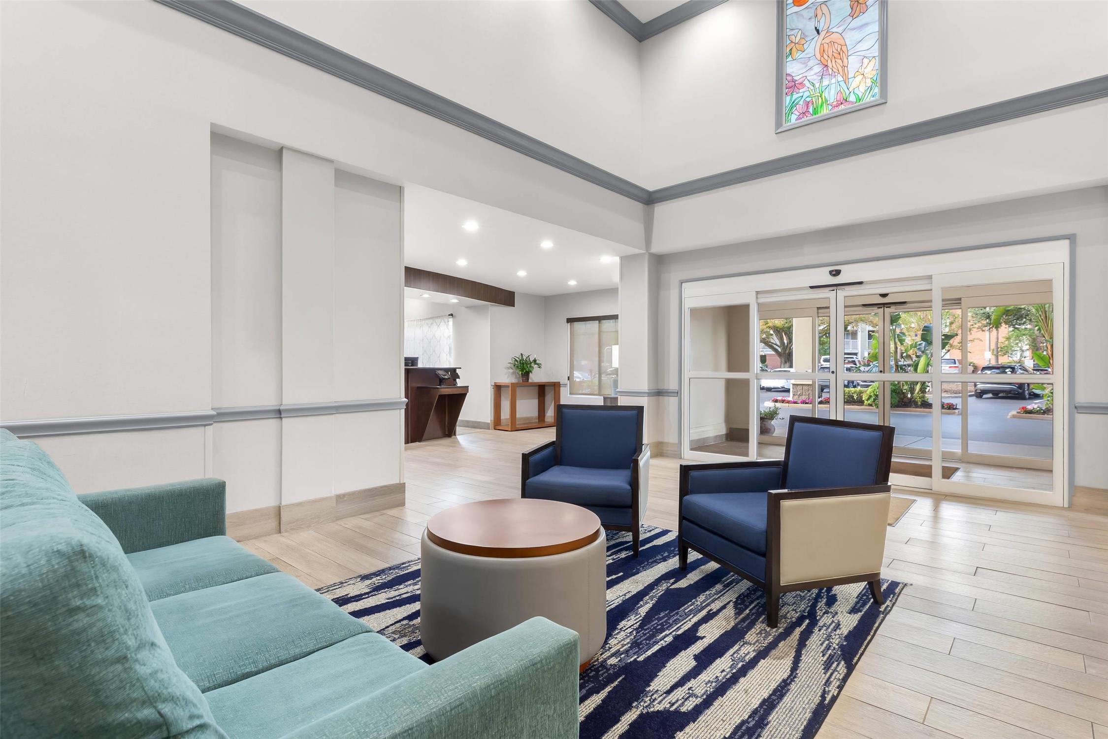 Comfort Suites Near Universal Orlando Resort 18/26