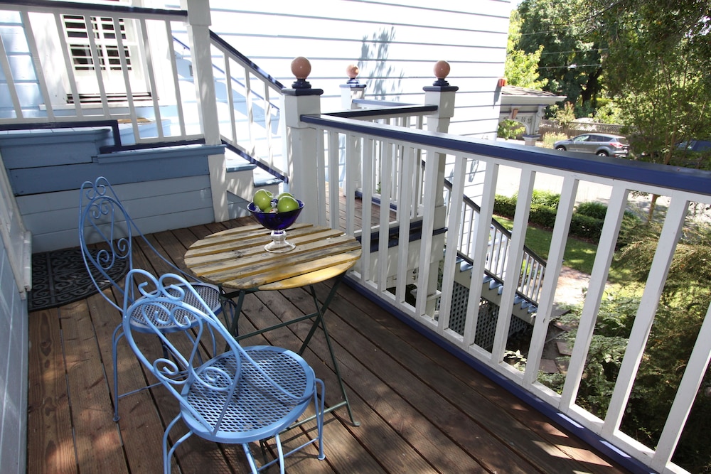 Napa Inn 6/50
