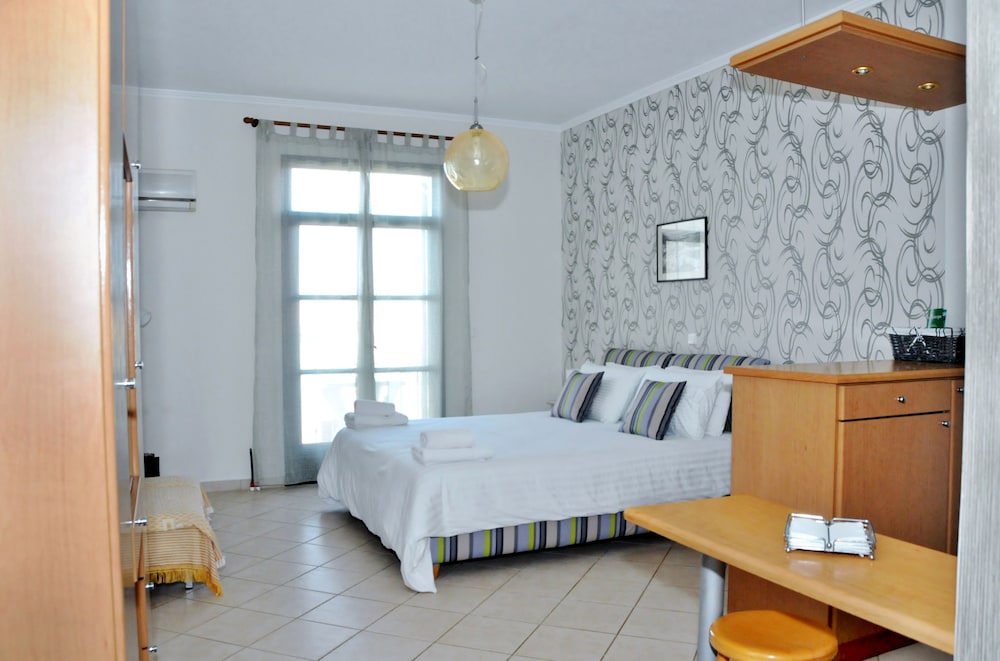 Kastro Hotel 9/25