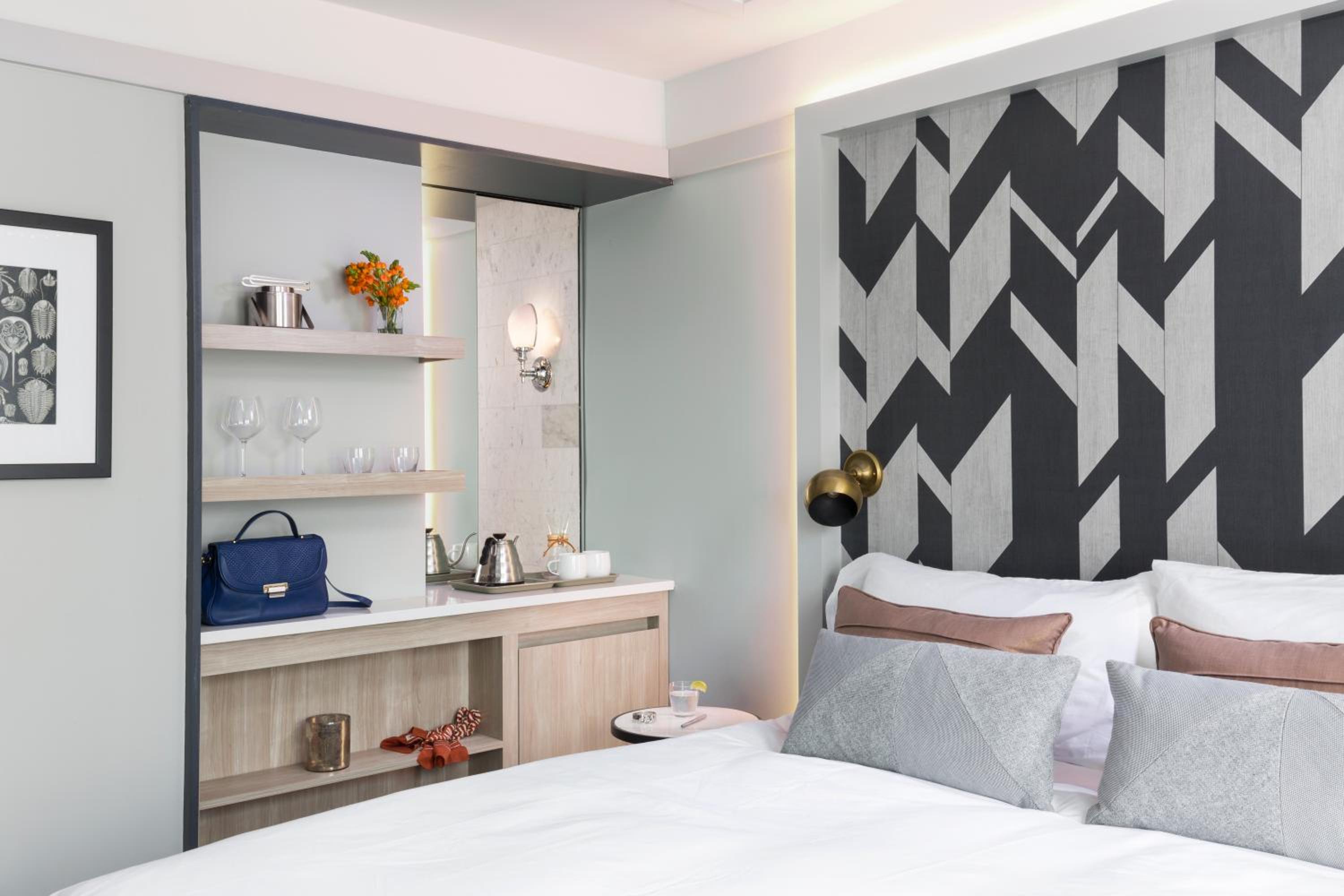 Deluxe, King Bed