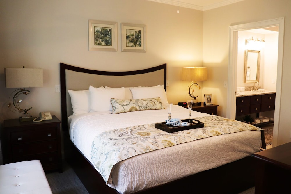 1 BEDROOM, CONDO, SENIOR, BALCONY