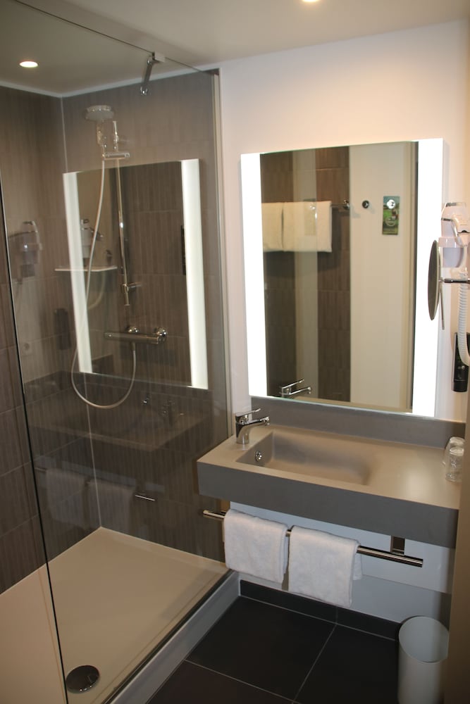 Ibis Styles Puteaux Paris La Defense 72/74