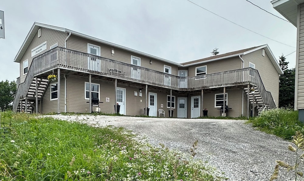 Stay in Gros Morne 3/50