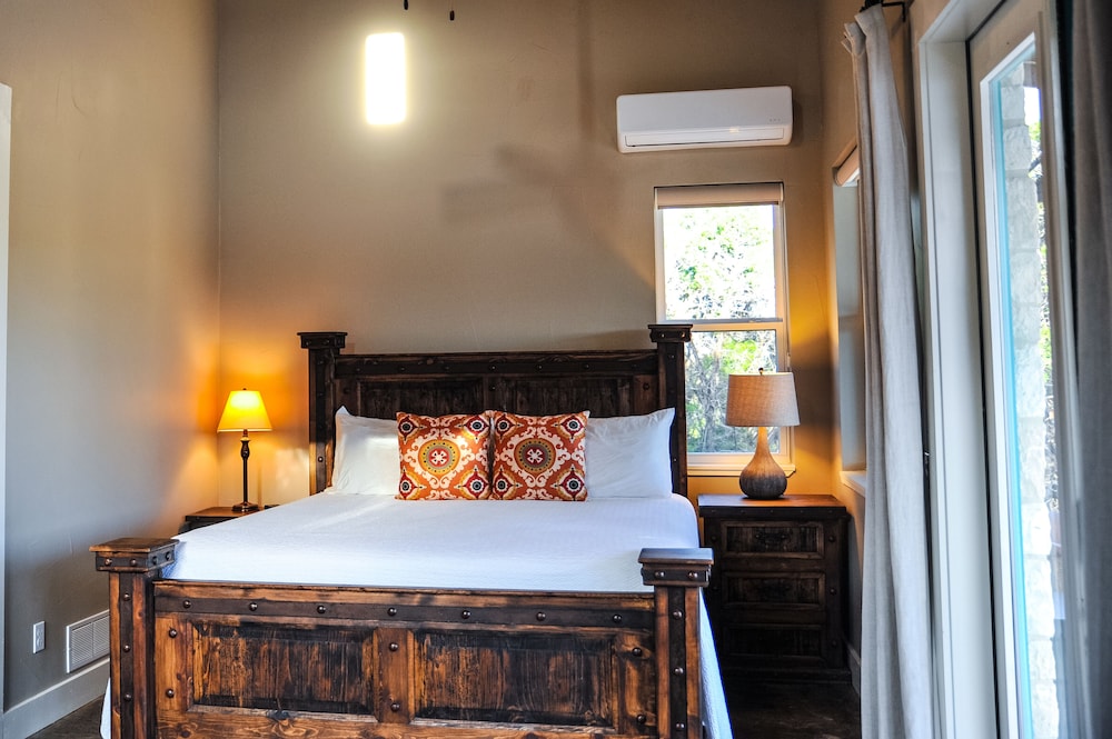 Hill Country Casitas 34/73