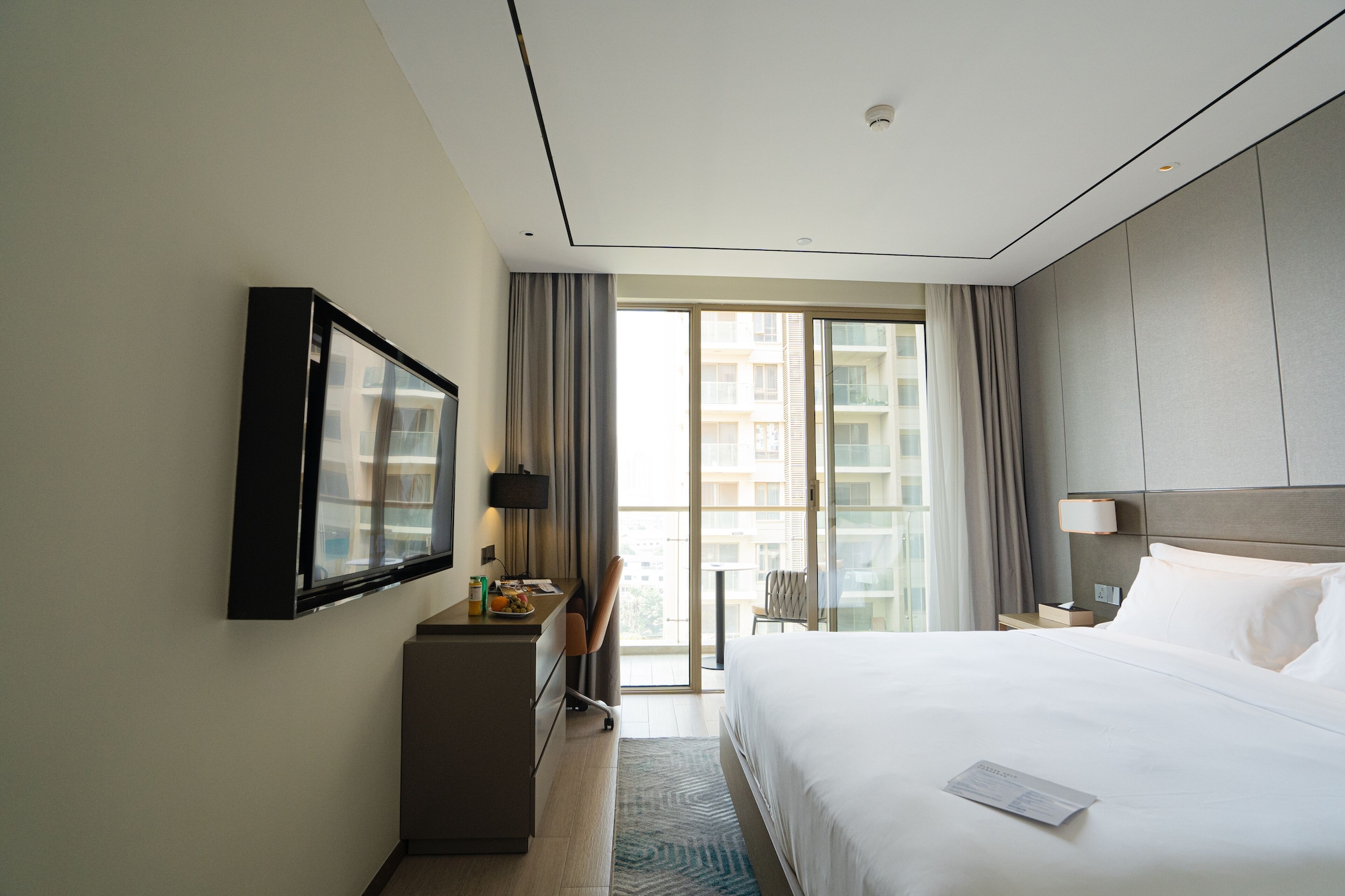 غرفة سوبيريور بسرير كينج، Oakwood Premier Phnom Penh 3/6