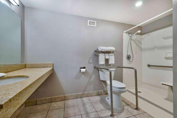 Home Place Suites 36/38