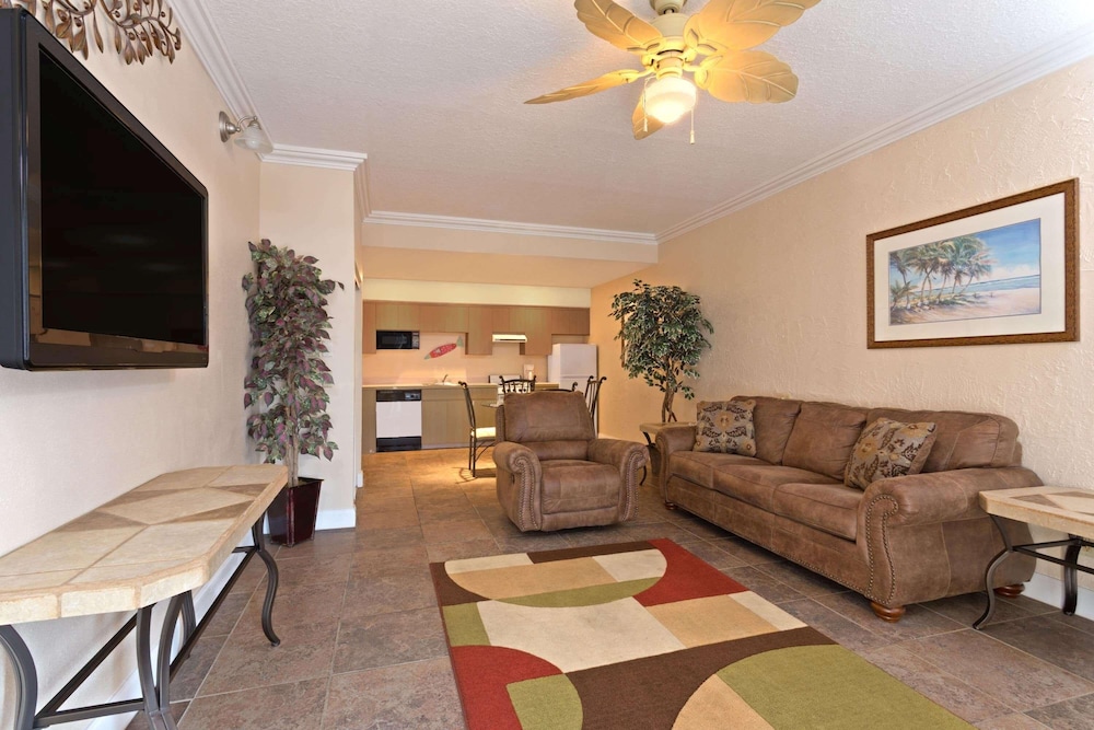 Hilton Garden Inn St Pete Beach 48/80