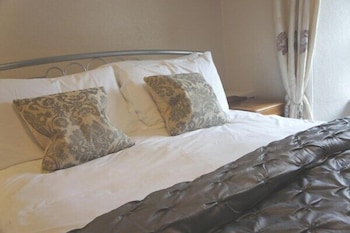 Loch Leven Hotel 18/50