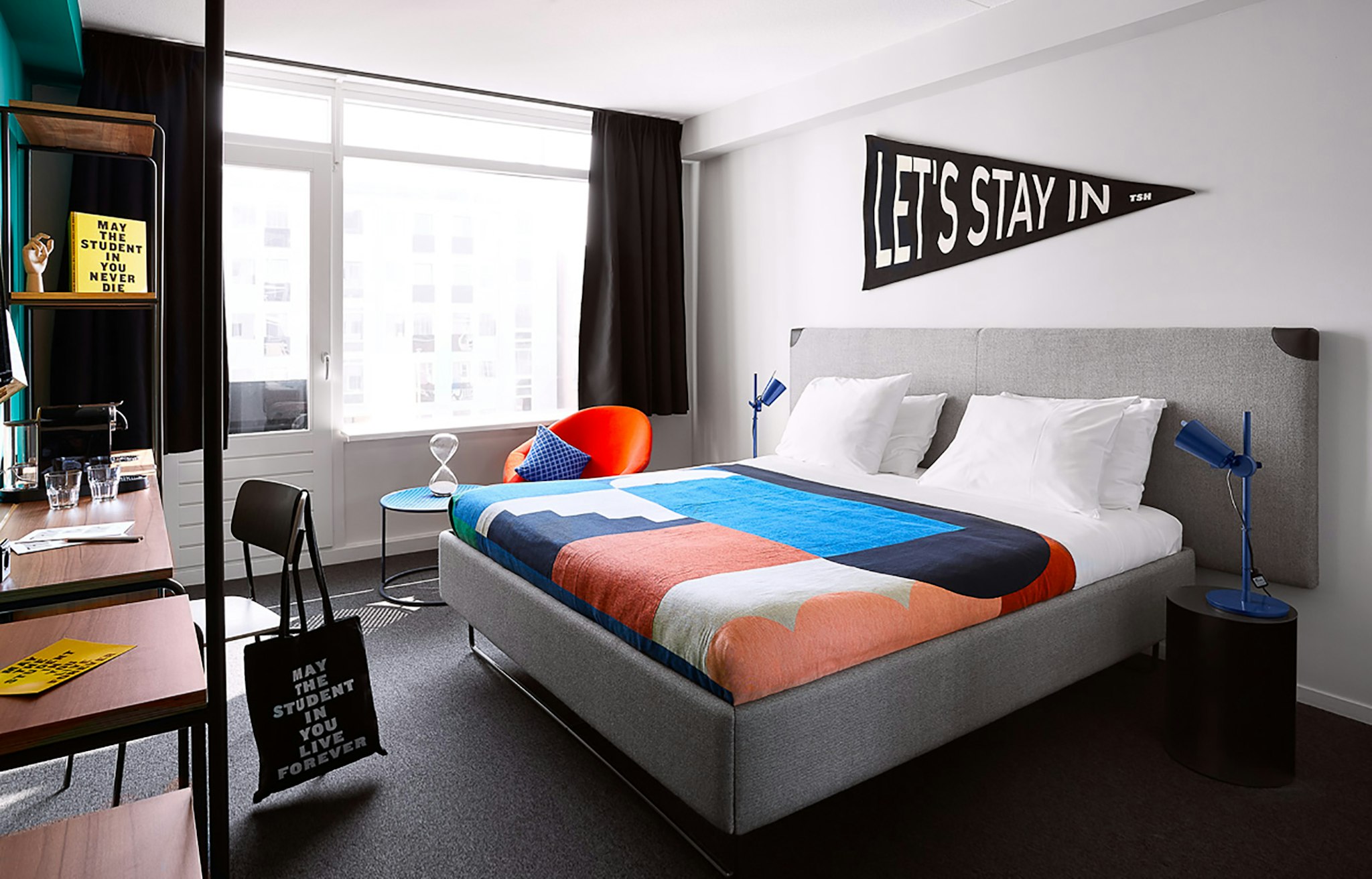 DELUXE, QUEEN BED