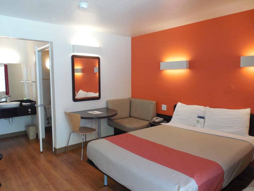 Motel6 Chula Vista, CA - San Diego 26/51