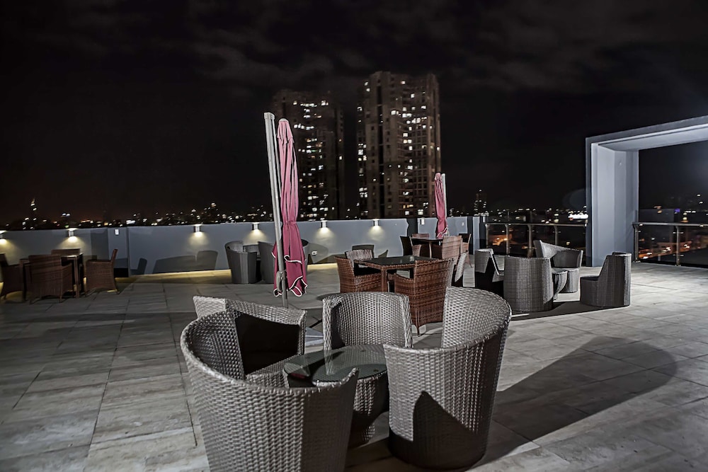Ramada Encore by Wyndham Makati 40/50