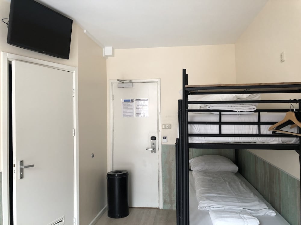 Damrak Inn 10/71
