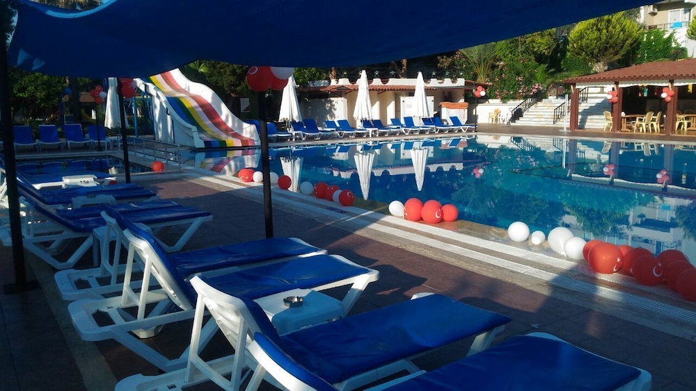 Pigale Beach Resort 51/66