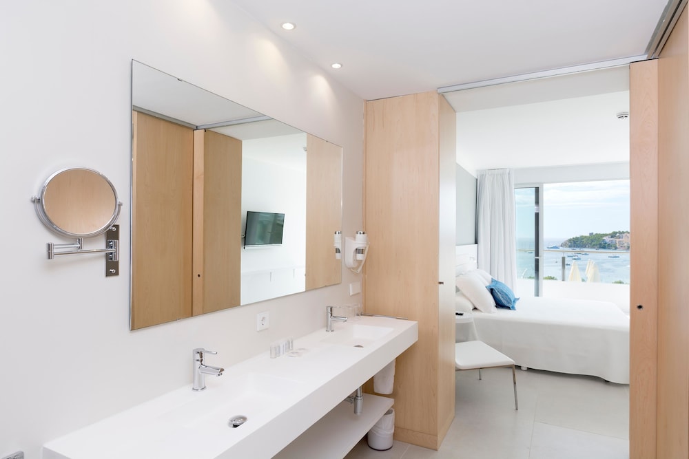 Reverence Mare Hotel Adults Only 49/50
