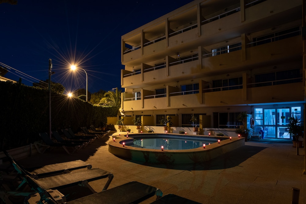 Alper Apartments 27/28