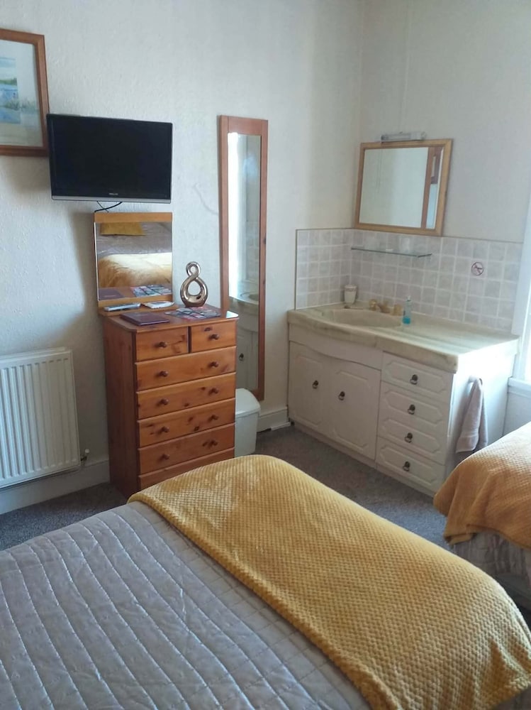 Bryn Coed Guest House 13/16
