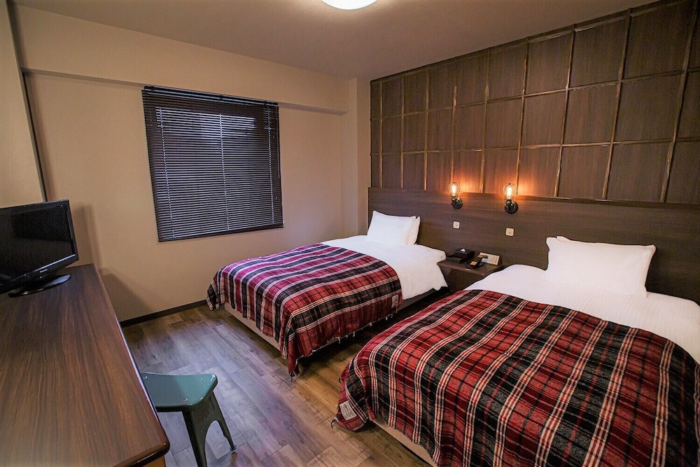 The Steel House (Ex Harmonie Cinq Hotel) 10/41