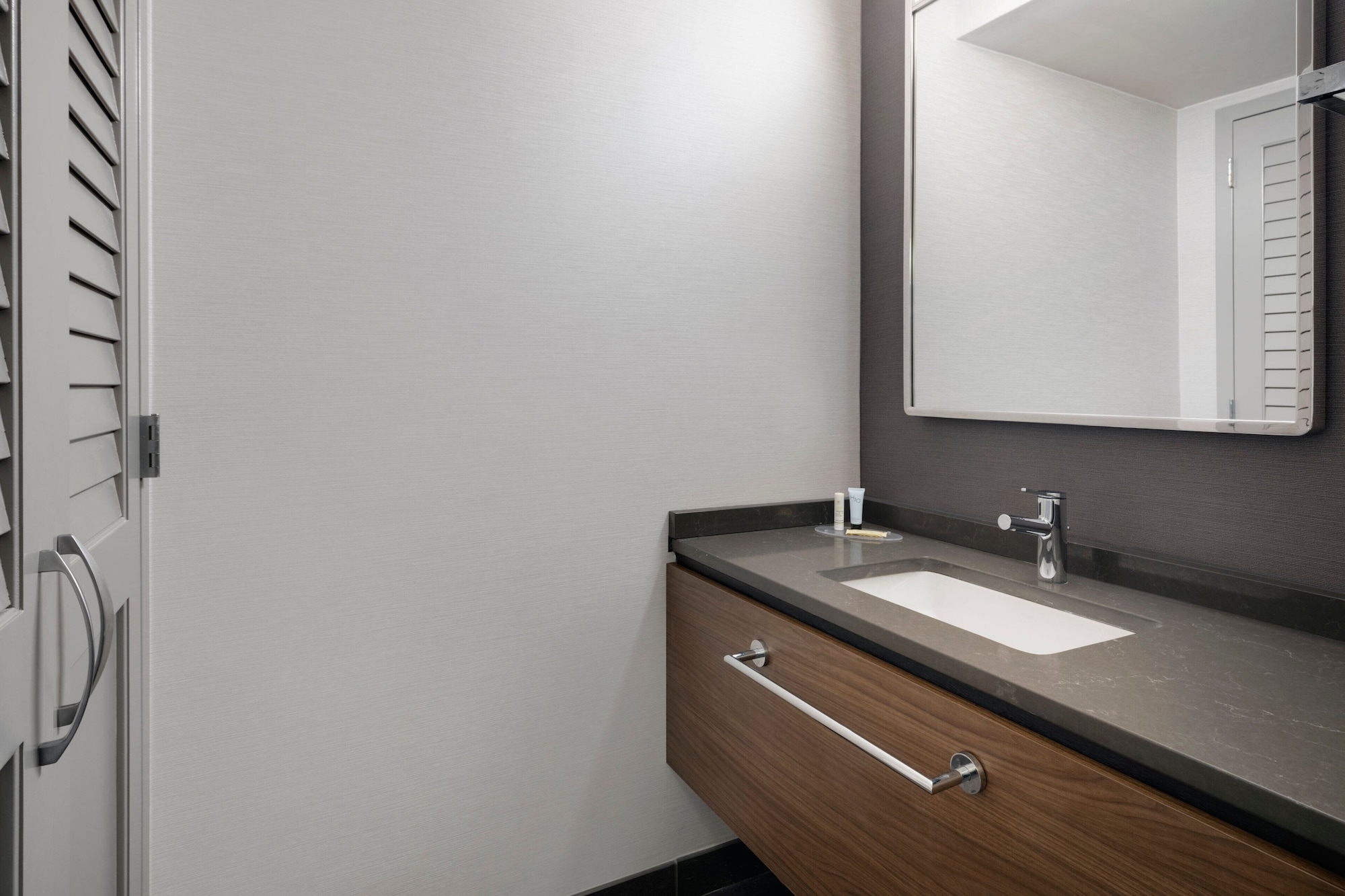 غرفة بسريرين كوين لذوي الإعاقة، Courtyard by Marriott Tampa North/I-75 Fletcher 8/9