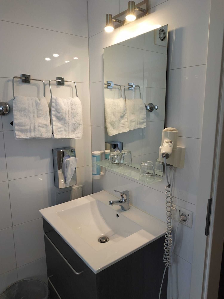 Modern, Comfort, Double Bed, No Balcony, Hotel Waldblick 5/7