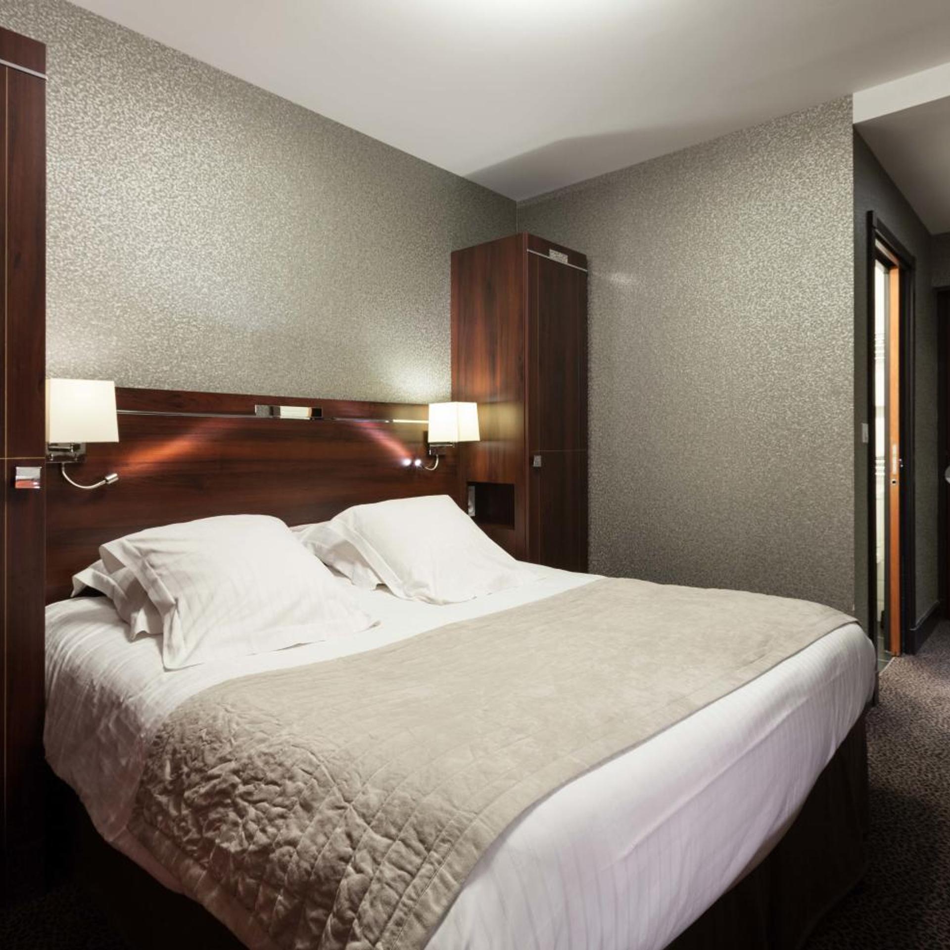 Room, Double Bed, City Side