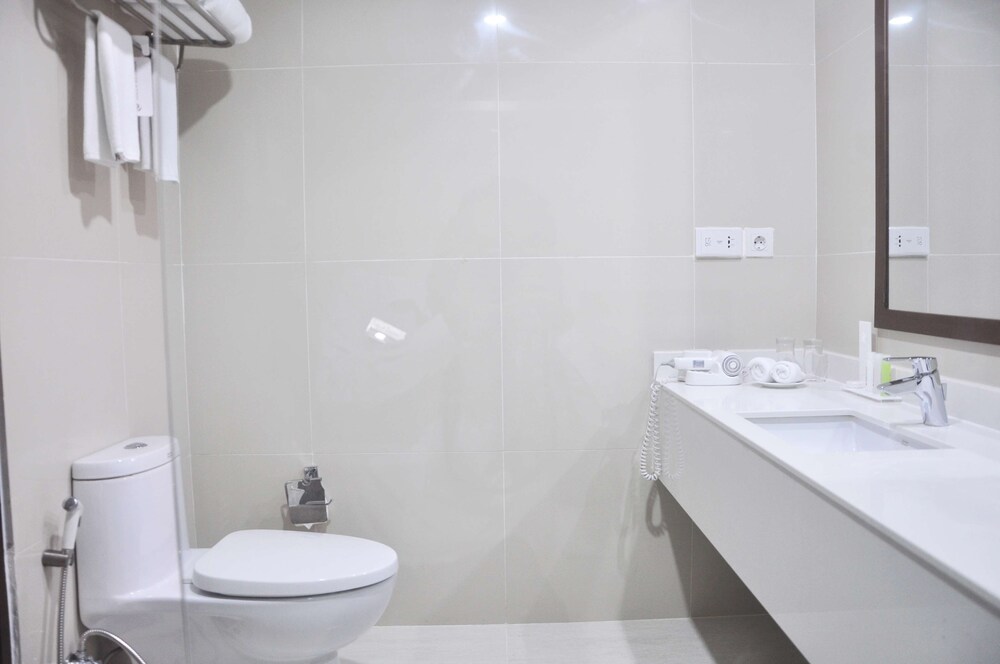 Golden Tulip Pontianak 63/64