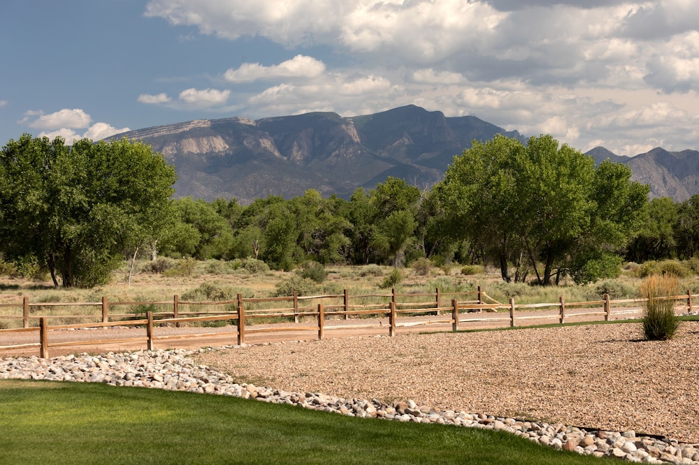 Hyatt Regency Tamaya Resort Spa 74/76