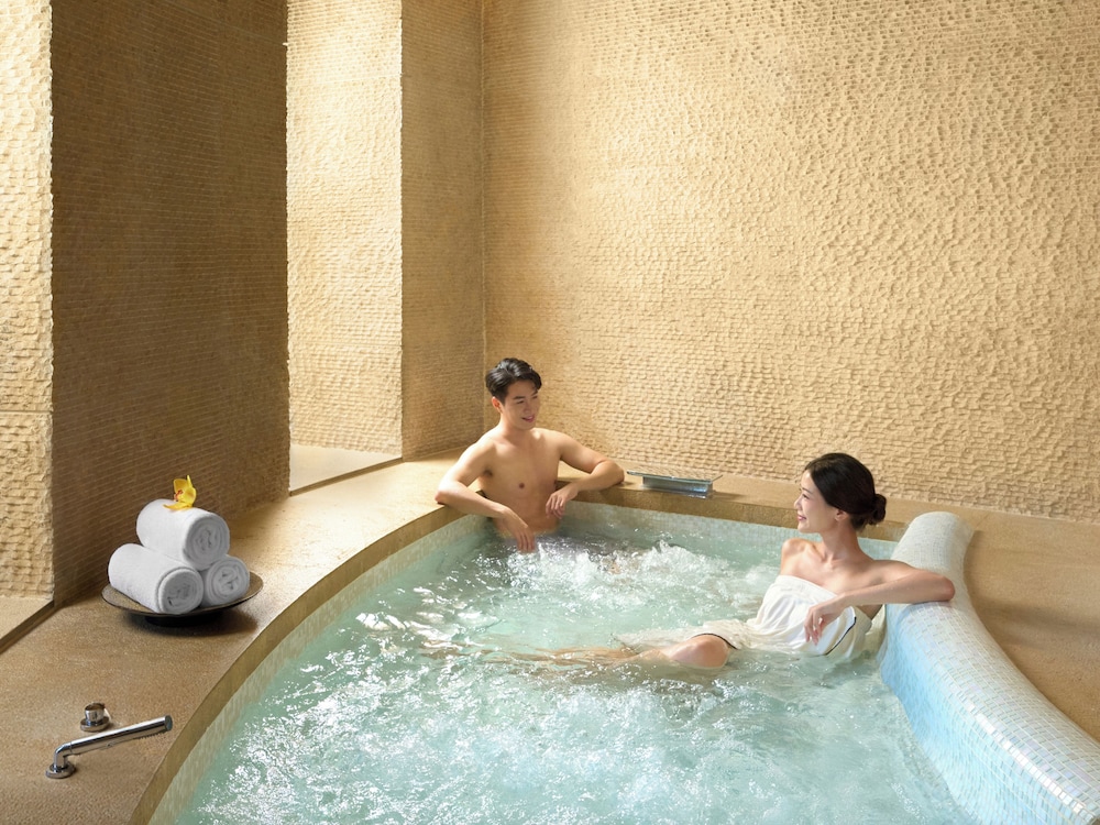 swimming pool spa