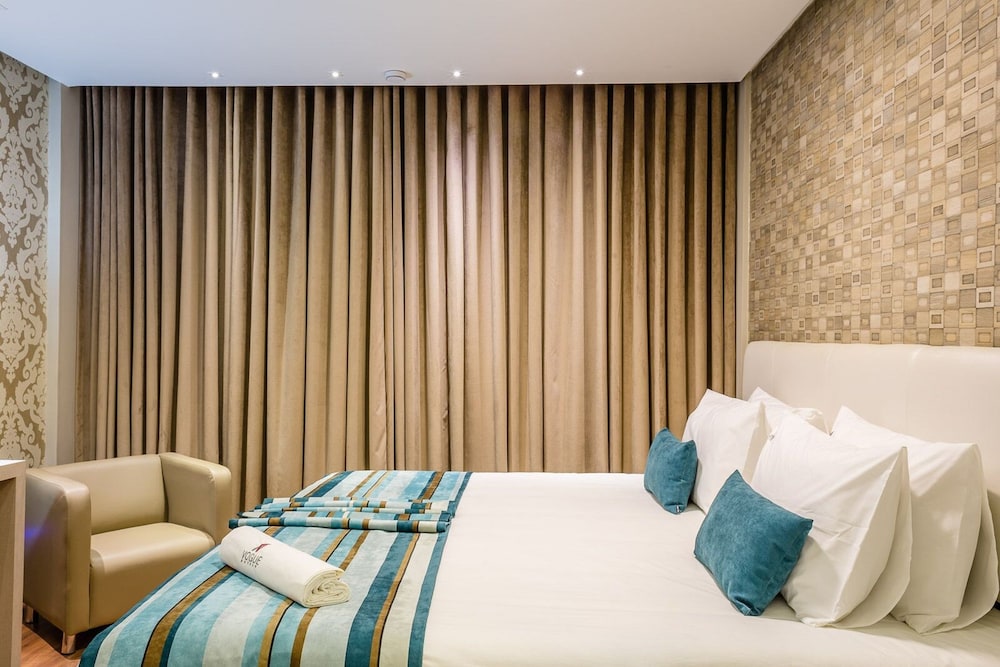 Vogue Hotel 26/60