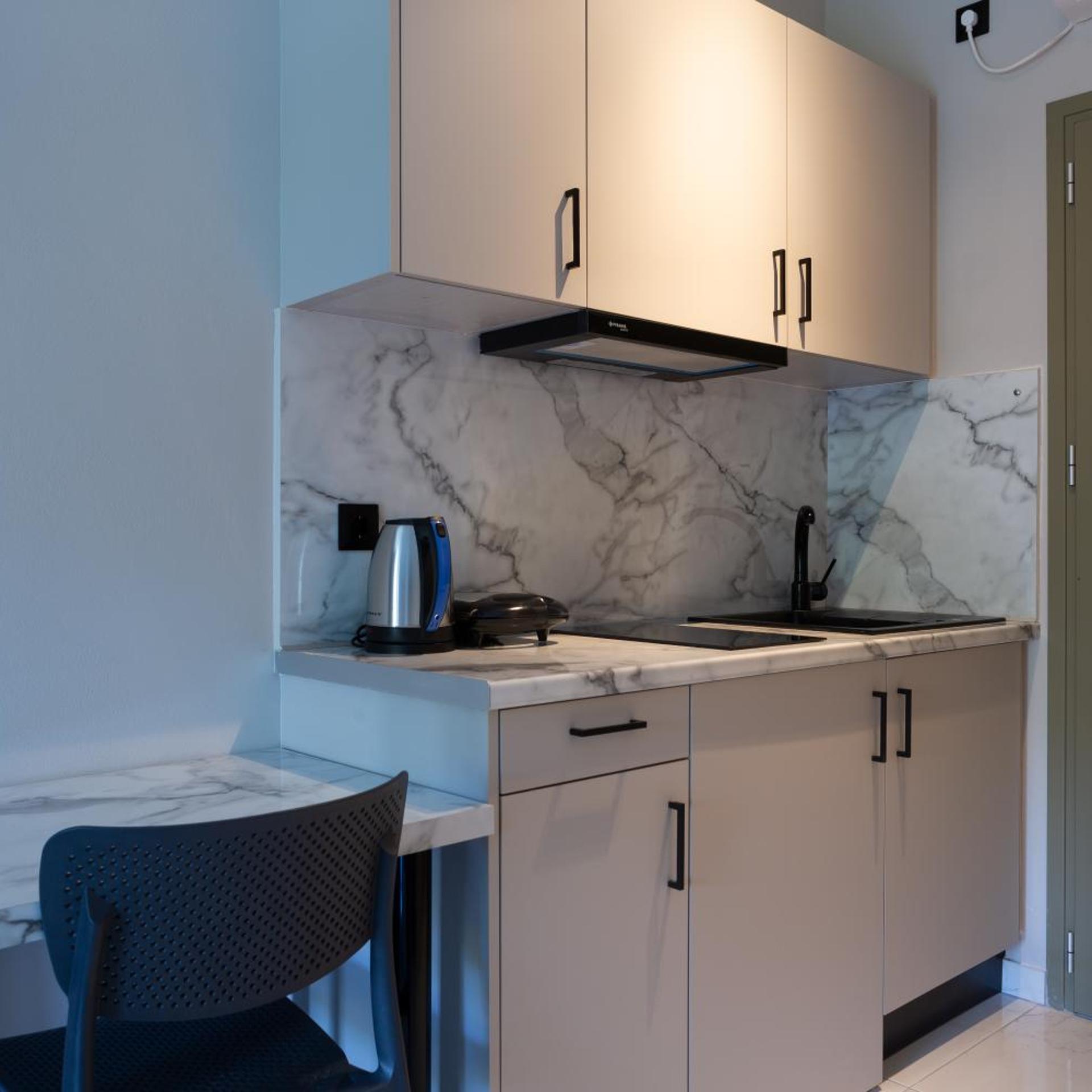 Sky View Suites 6/50