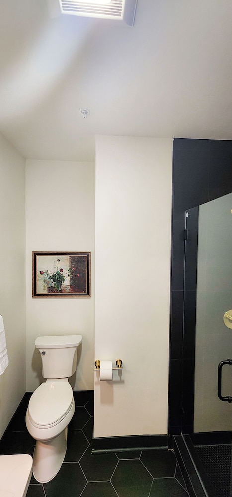 Speakeasy Suites 38/50