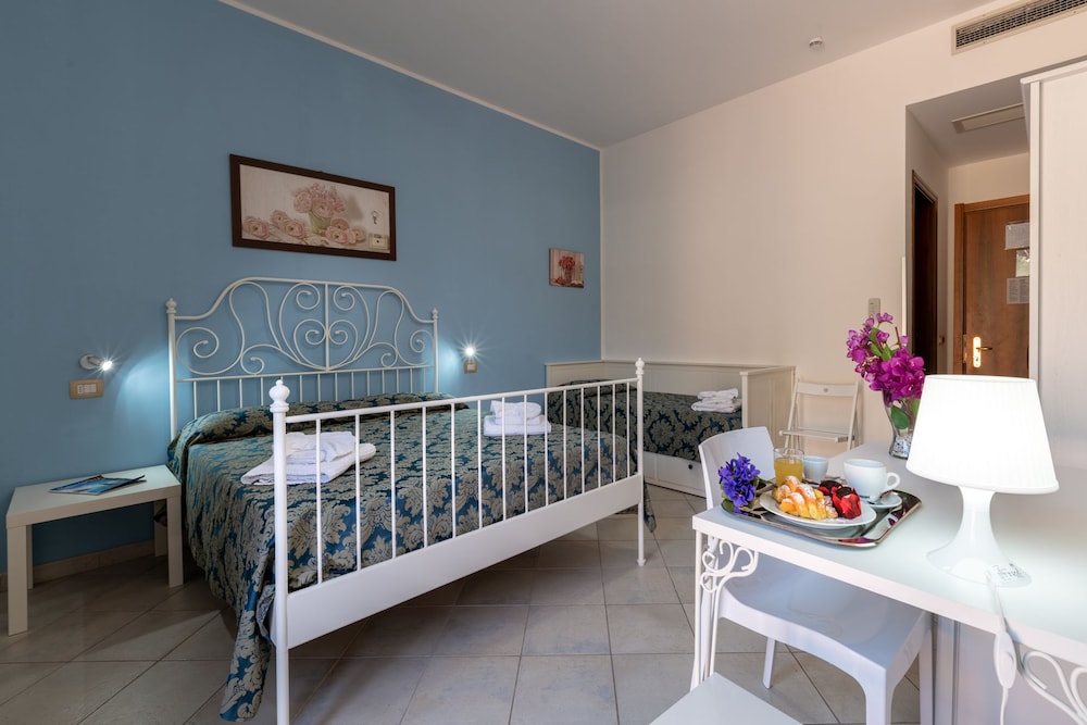 Hotel Achibea 5/50