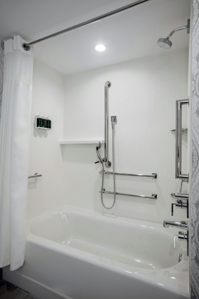 Courtyard By Marriott Miami Aventura Mall 49/50