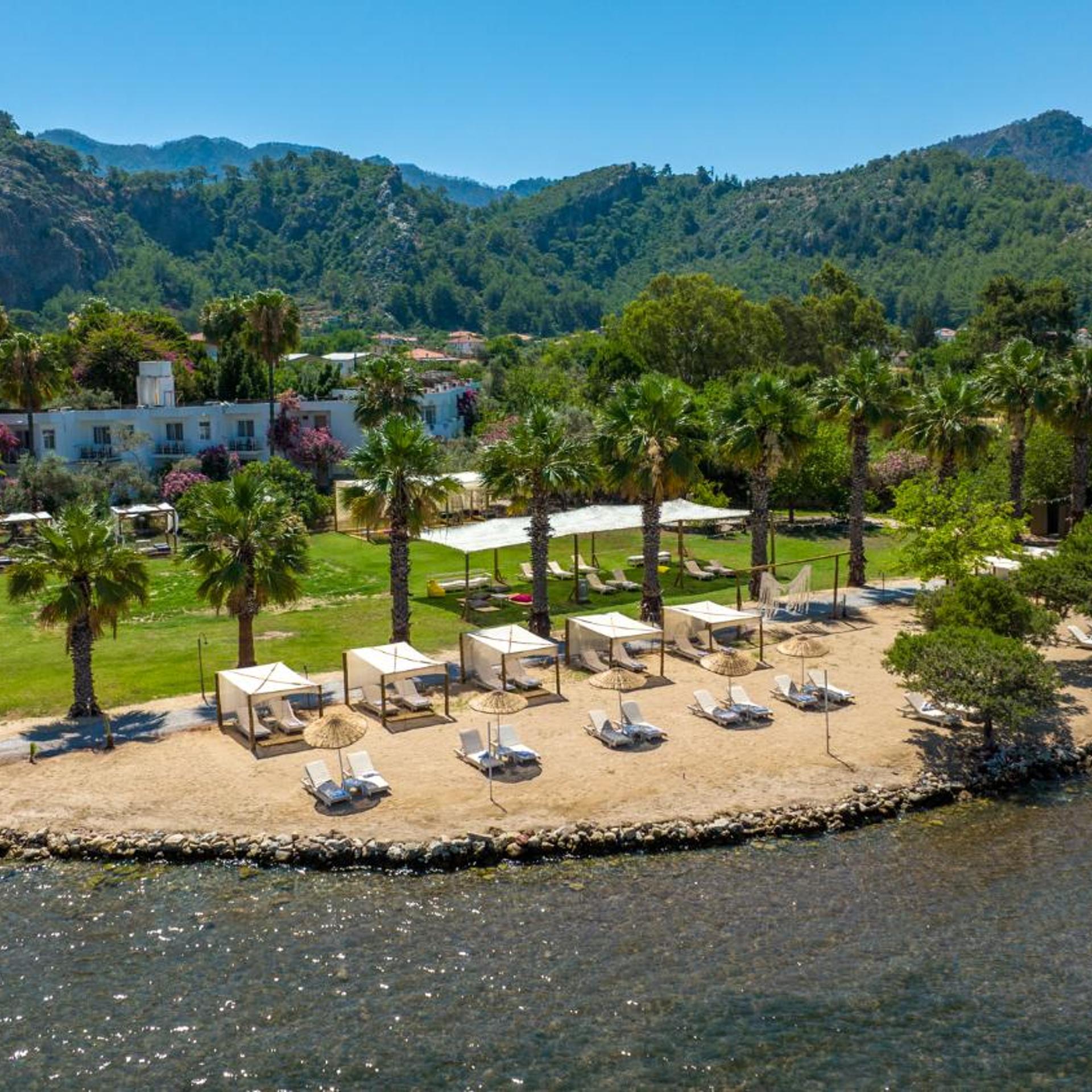 Chillos Beach Hotel & Lounge 23/43