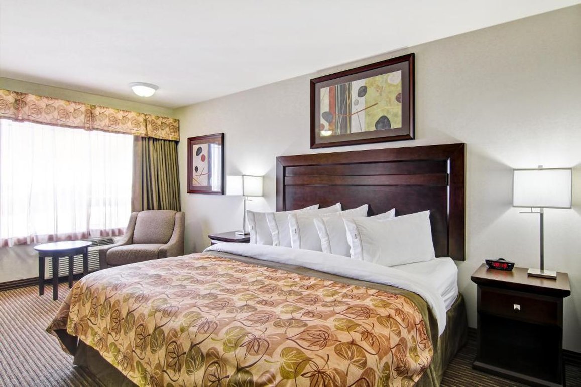 Weyburn Canalta Hotel 6/41